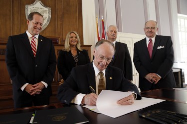 Governor Bentley Signs Prescription Drug Abuse and Diversion Bills